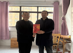 寒冬里的温暖之行：平博国际体育官网公司领导走访慰问困难员工